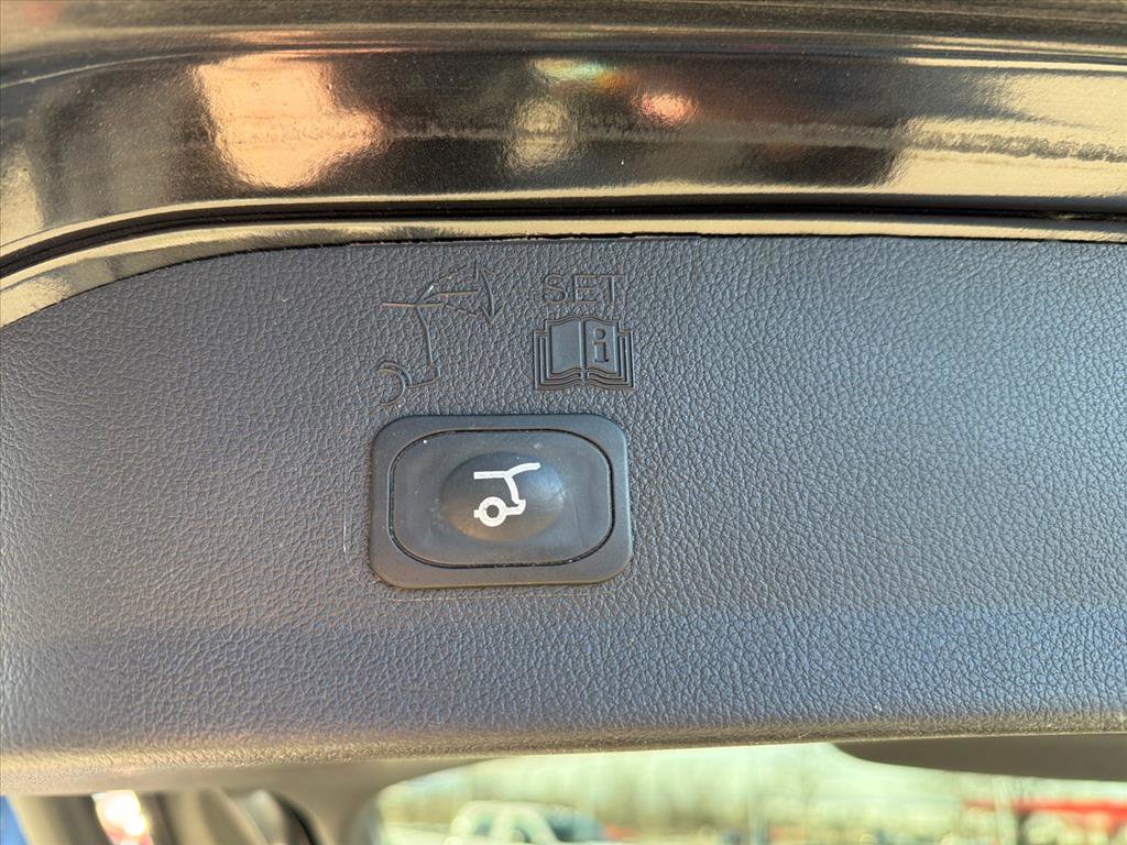 Used 2015 Ford Escape Titanium image 29