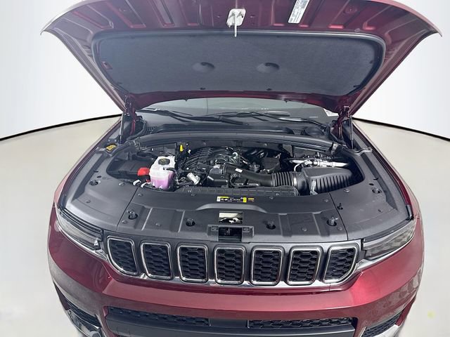 New 2025 Jeep Grand Cherokee L Laredo image 30