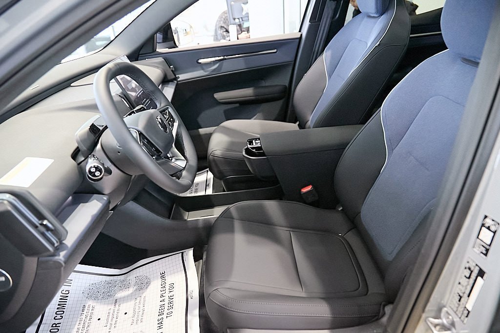 New 2026 Volvo EX30 Cross Country Ultra image 11