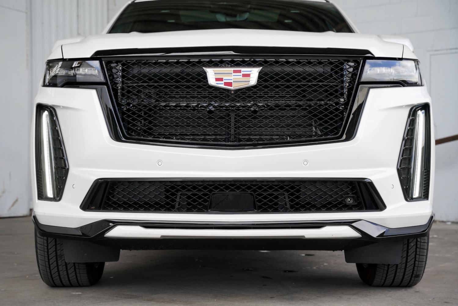 Used 2023 Cadillac Escalade V AWD/4WD image 25