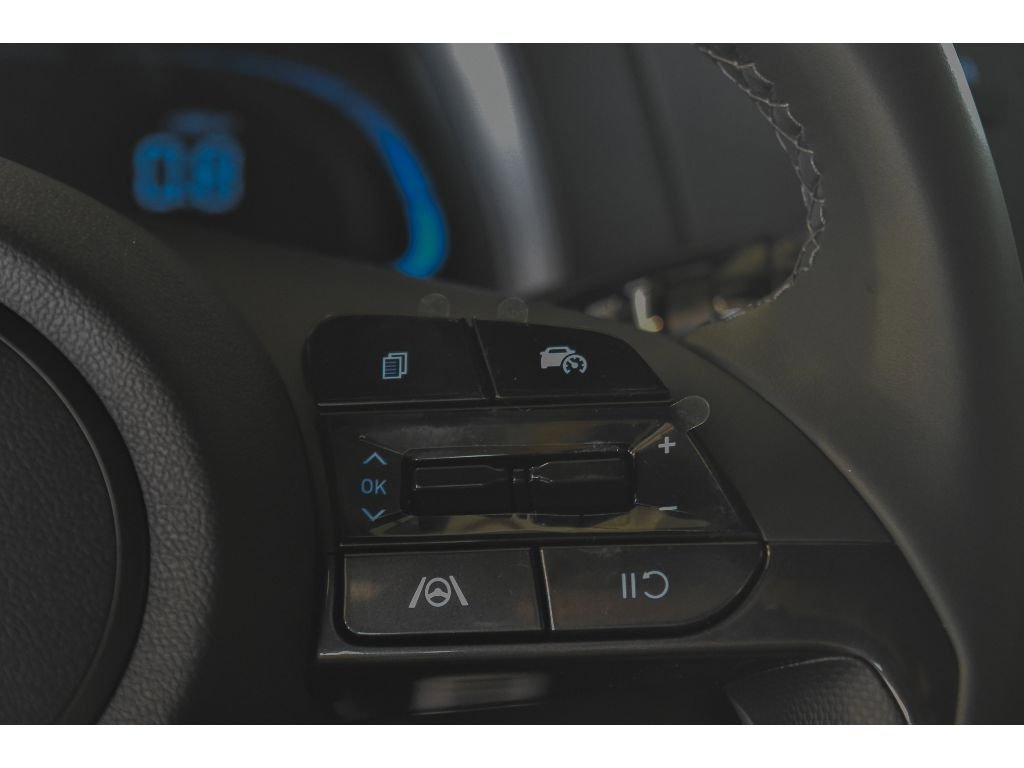 New 2025 Hyundai Elantra Sport FWD image 15