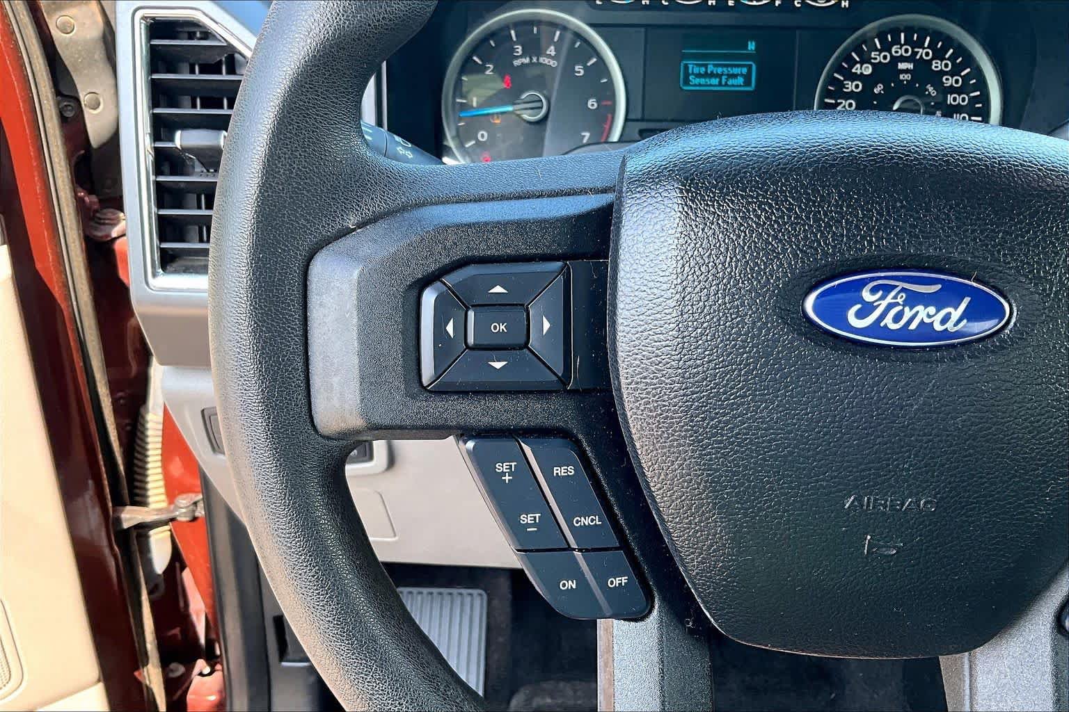 Used 2015 Ford F150 XLT AWD/4WD image 21