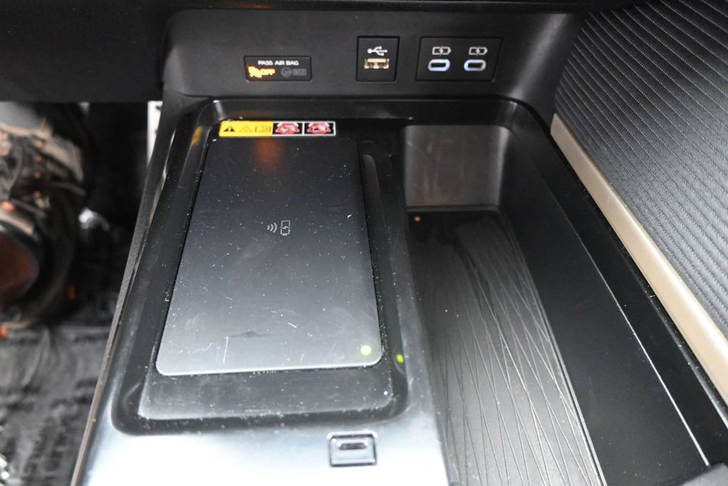 Used 2025 Toyota Camry SE FWD image 30