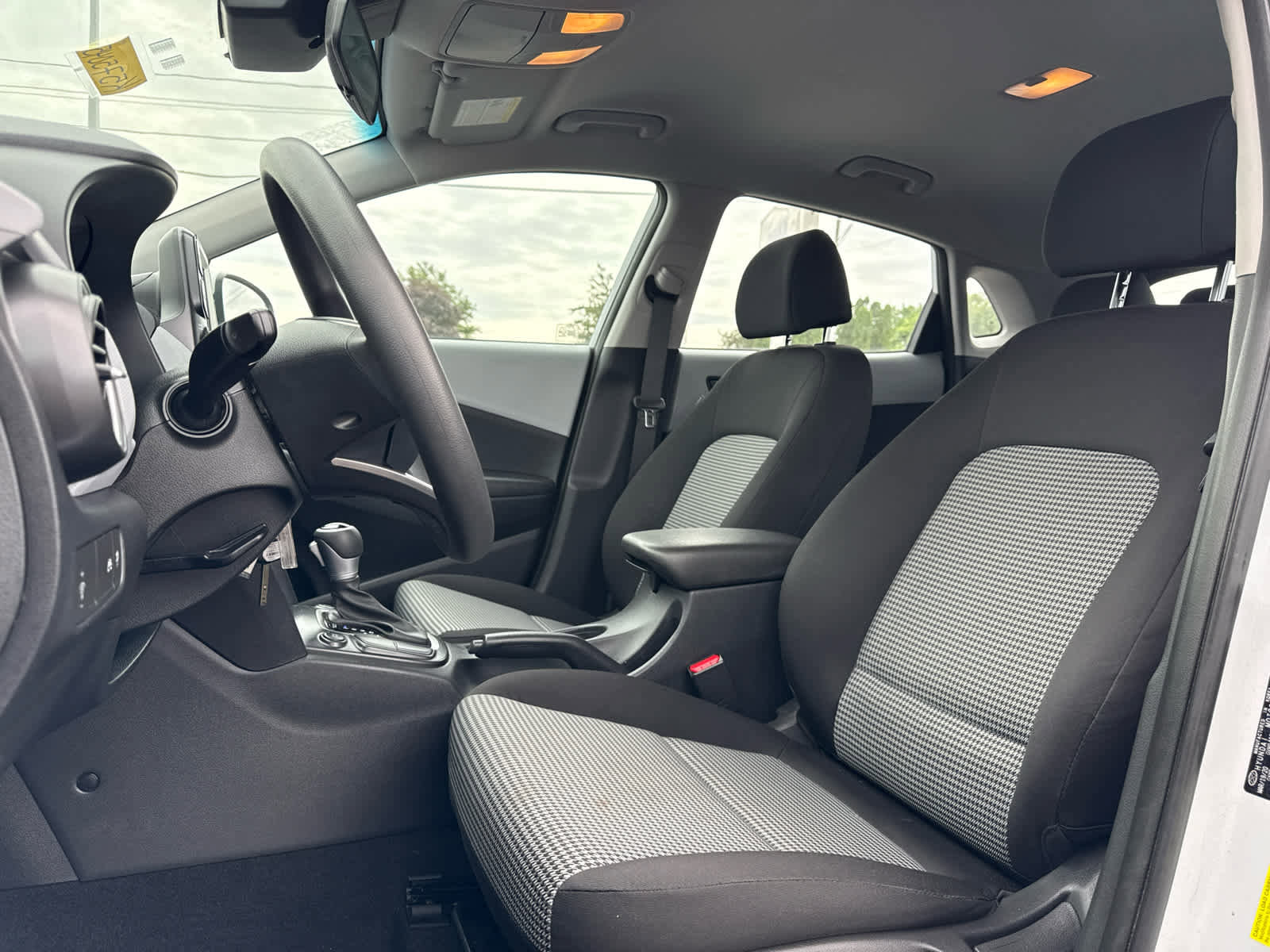 Used 2020 Hyundai Kona SE AWD/4WD image 11