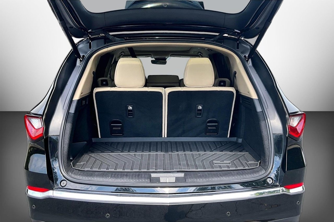 Used 2025 Acura MDX w/ Technology Package FWD image 26