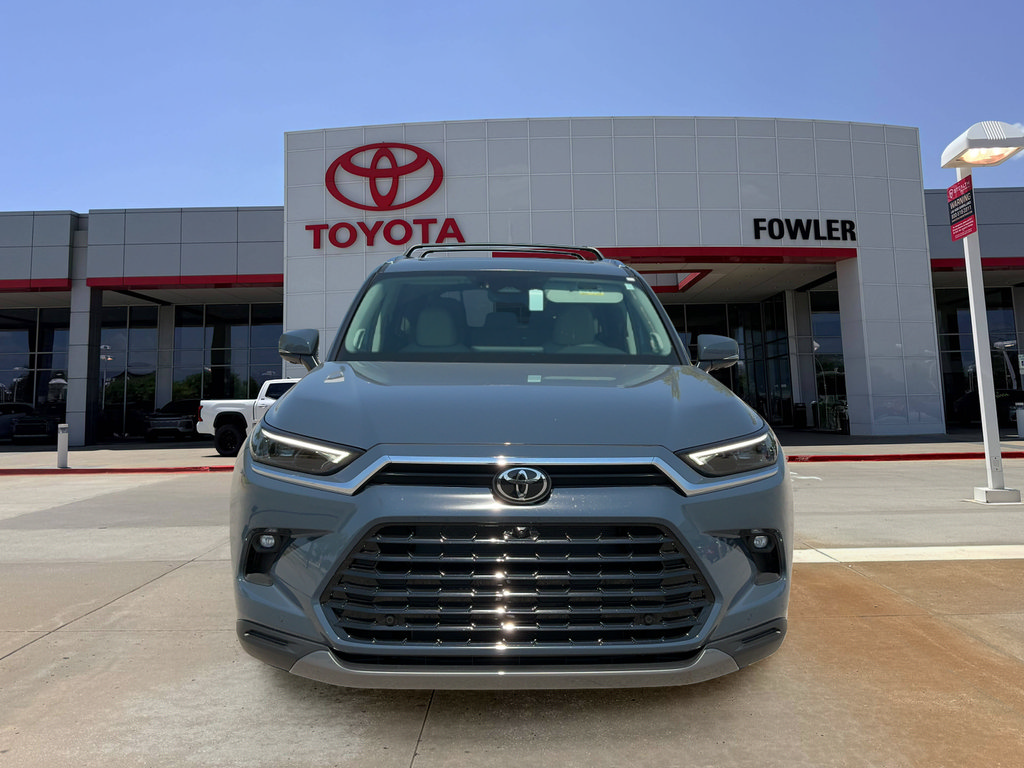New 2026 Toyota Grand Highlander FWD image 9