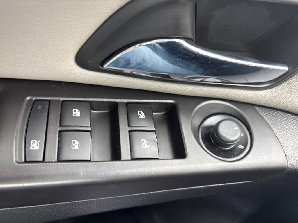 Used 2014 Chevrolet Cruze LS image 16