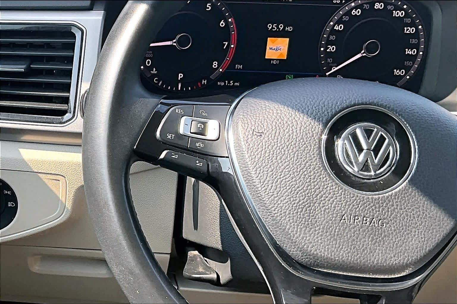 Used 2019 Volkswagen Atlas SEL AWD/4WD image 24