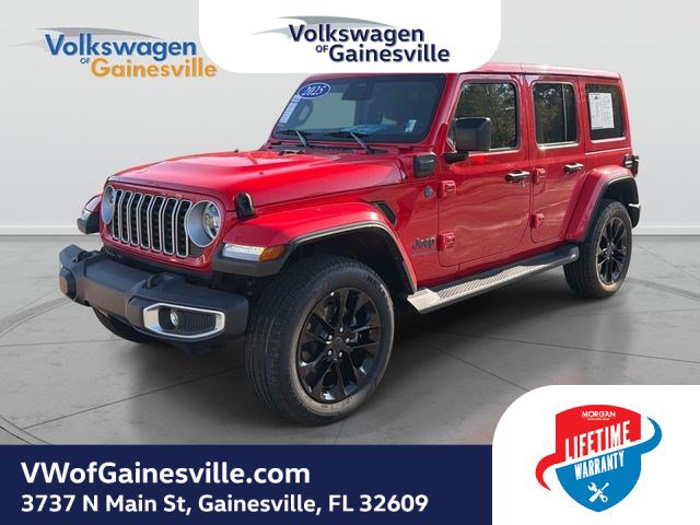 Used 2025 Jeep Wrangler Unlimited Sahara AWD/4WD image 8