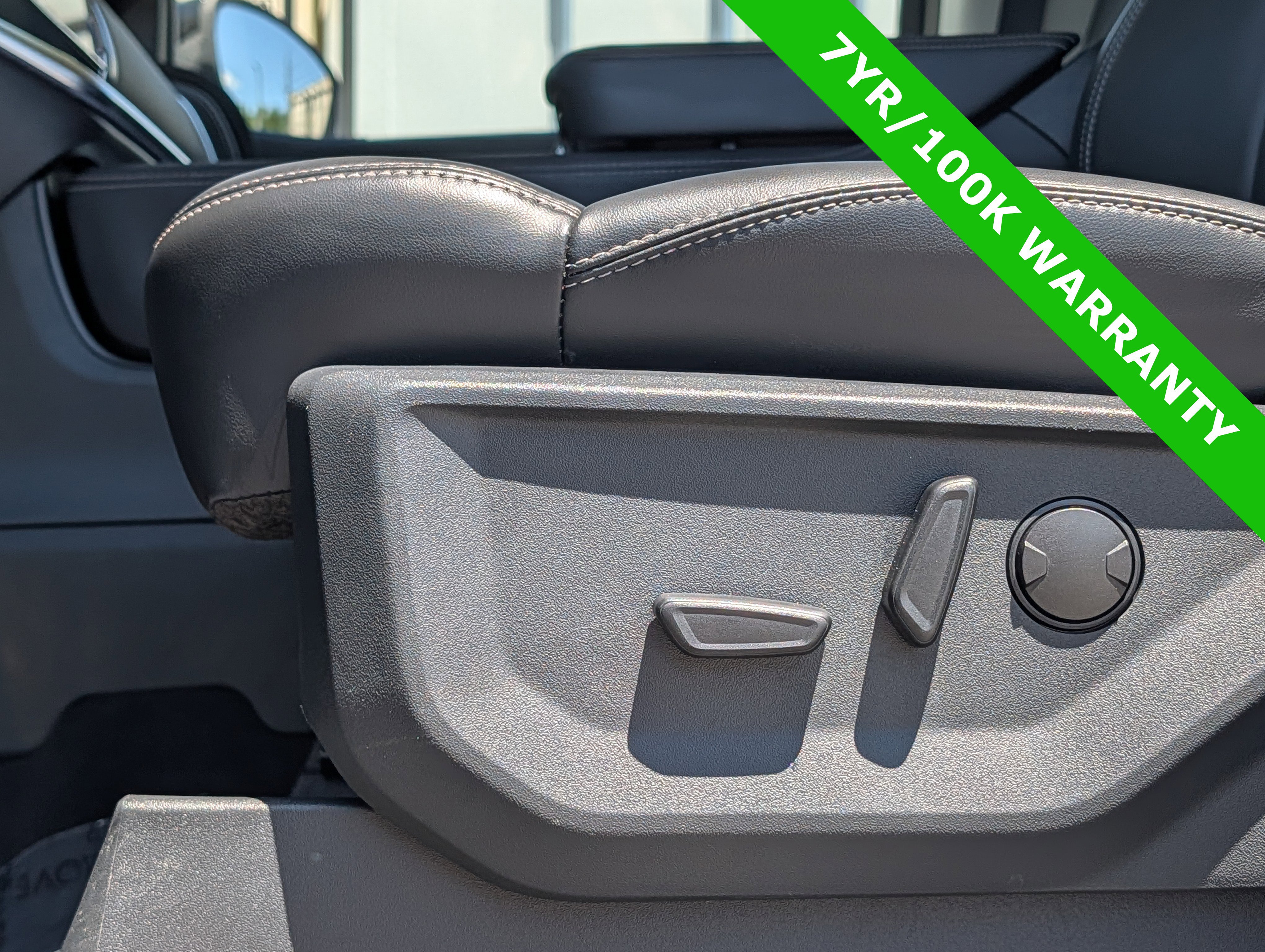Used 2025 Ford Expedition Platinum AWD/4WD image 26