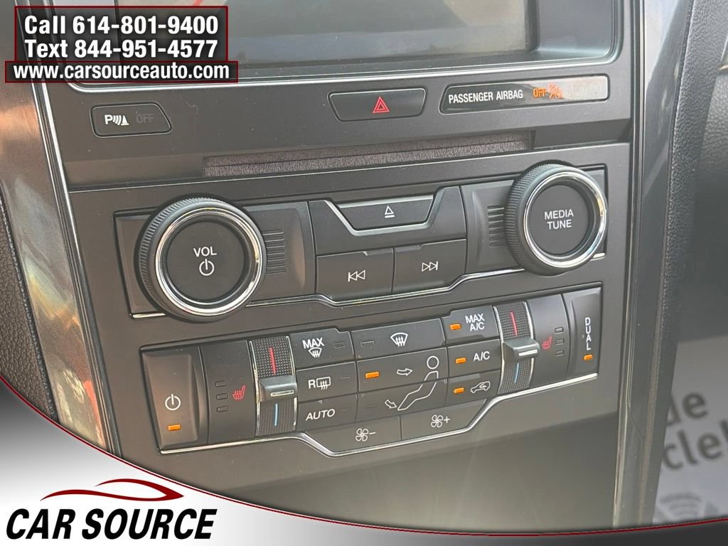 Used 2016 Ford Explorer XLT w/ Equipment Group 201A FWD image 22