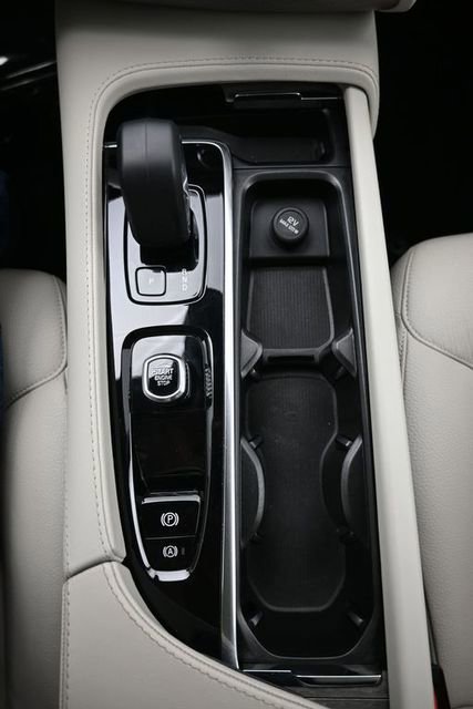 Used 2023 Volvo XC90 B6 Plus AWD/4WD image 12