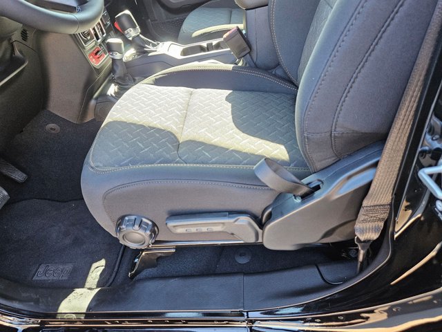 New 2026 Jeep Gladiator Mojave w/ Safety Group AWD/4WD image 4