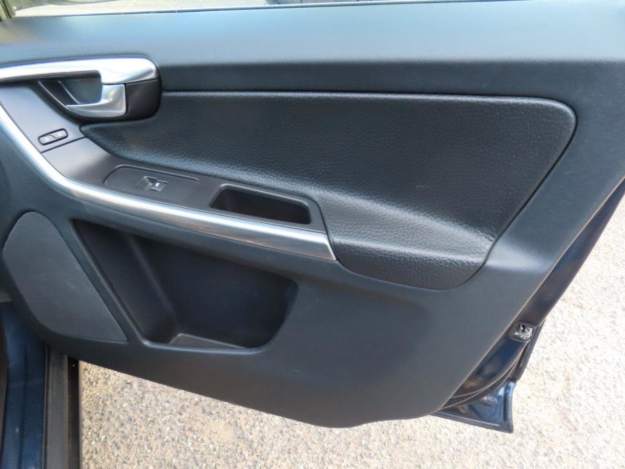 Used 2013 Volvo XC60 T6 image 18