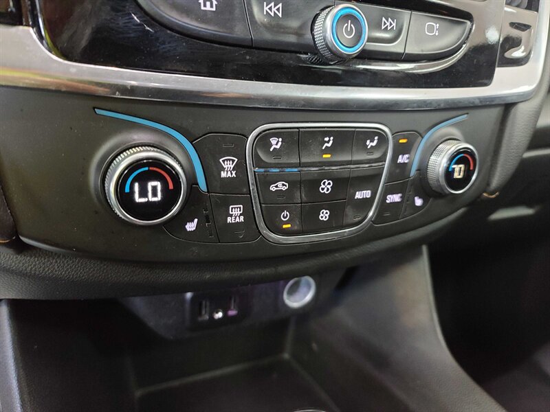 Used 2020 Chevrolet Traverse LT FWD image 31