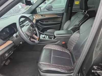 Used 2023 Jeep Grand Cherokee L Summit w/ Advanced Protech Group IV AWD/4WD image 4