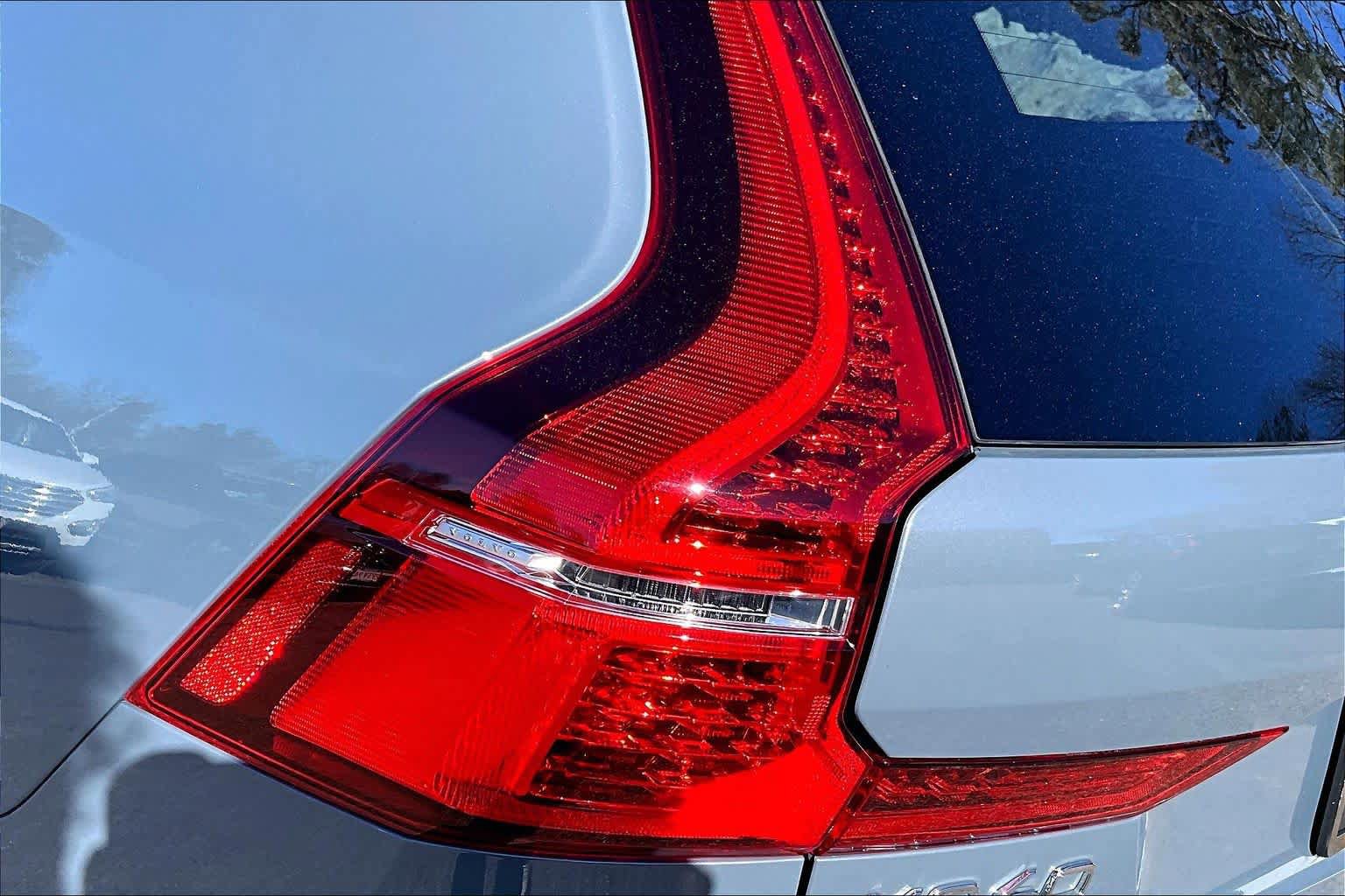 Certified 2023 Volvo XC60 B5 Plus w/ Climate Package AWD/4WD image 27