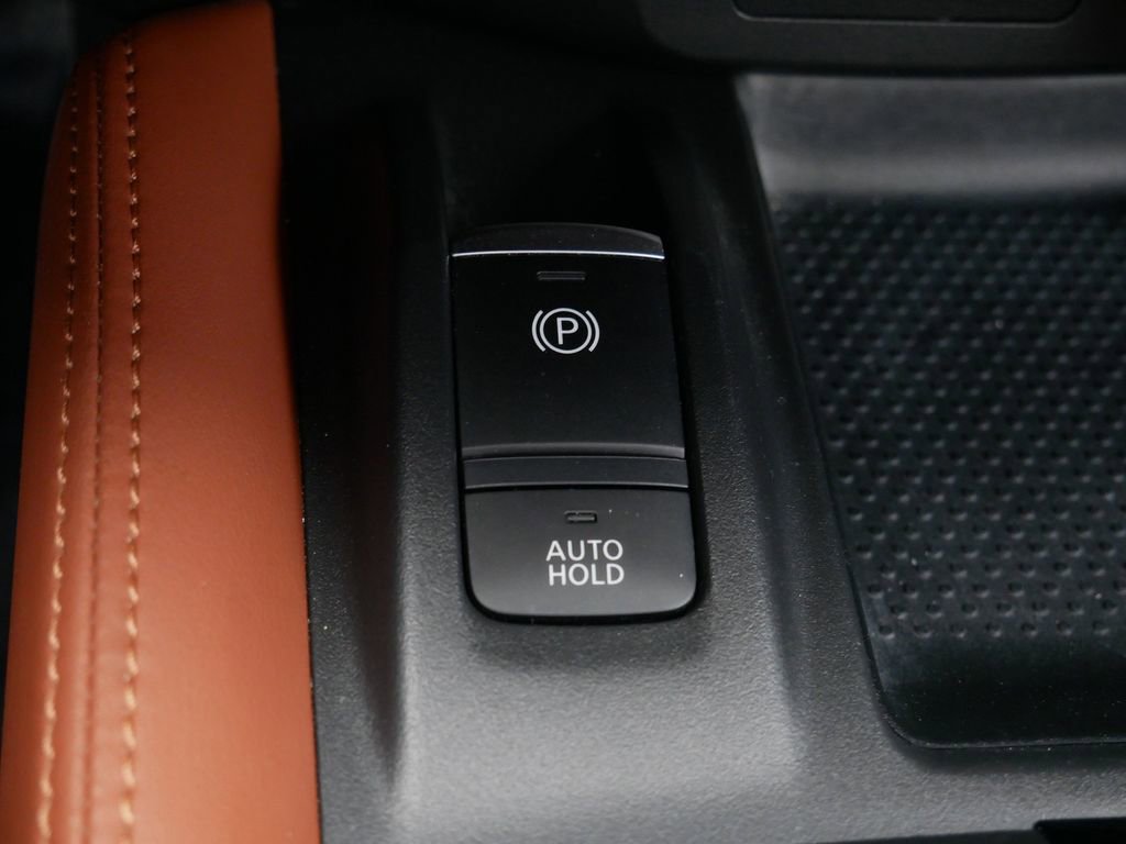 Used 2018 Nissan Rogue SL w/ Premium Package AWD/4WD image 25