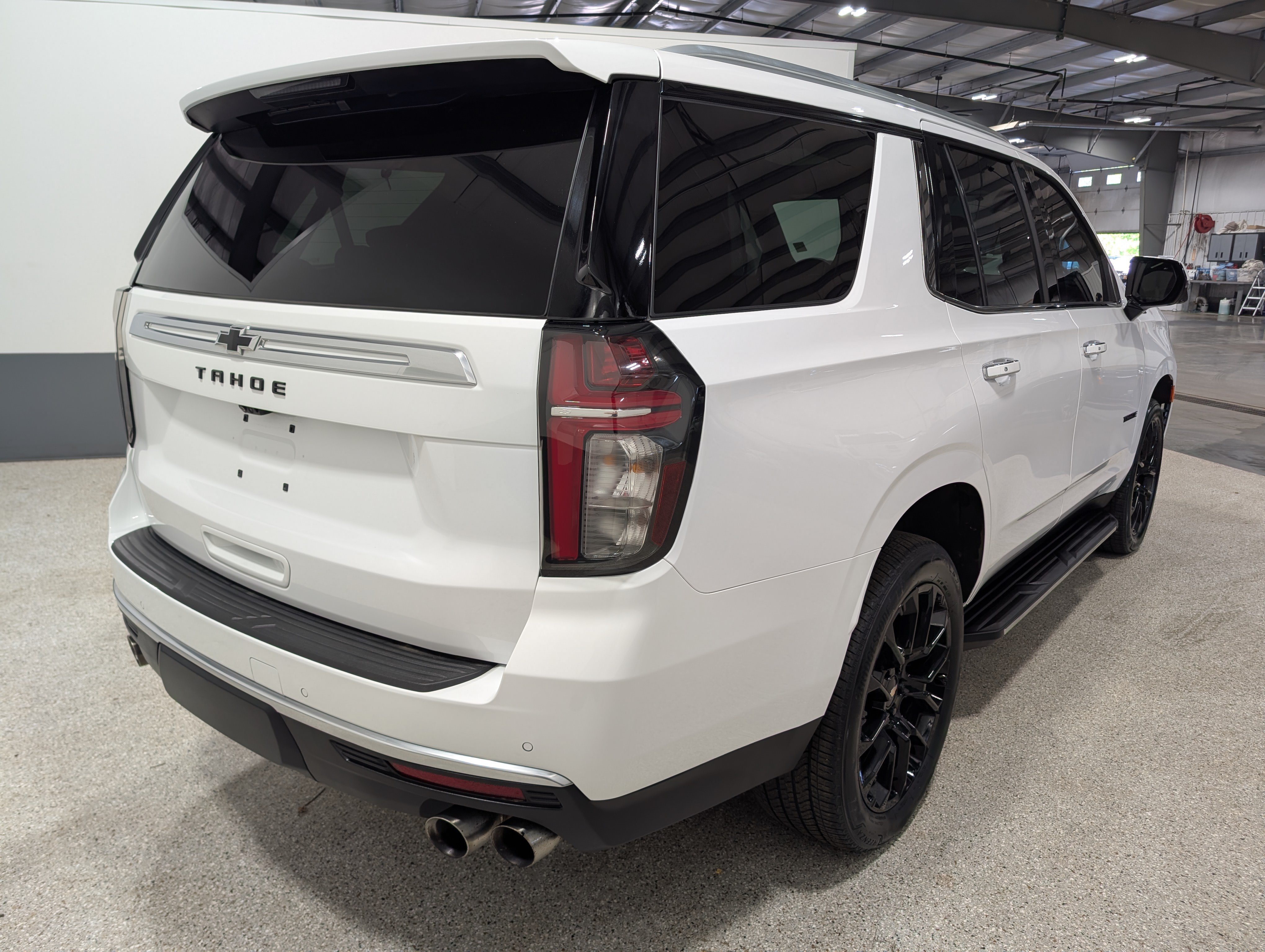 Used 2023 Chevrolet Tahoe High Country AWD/4WD image 3