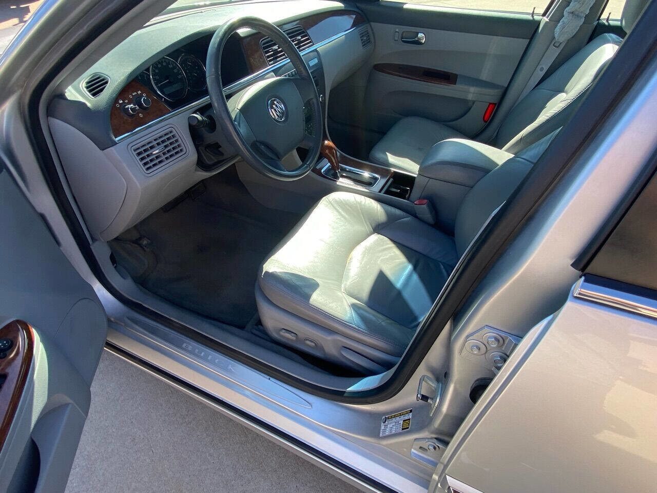 Used 2005 Buick LaCrosse CXL w/ Chrome Appearance Package image 15