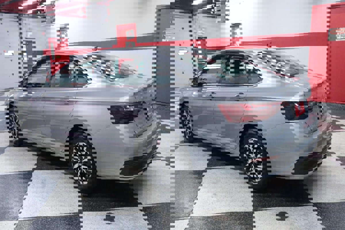 Used 2024 Volkswagen Jetta S image 6