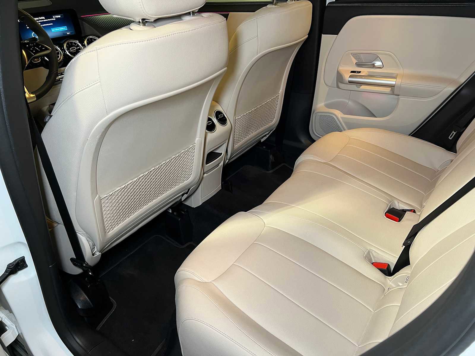 Certified 2025 Mercedes-Benz GLA 250 4MATIC image 17