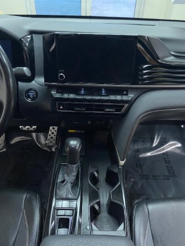 Used 2025 Toyota Camry SE FWD image 19