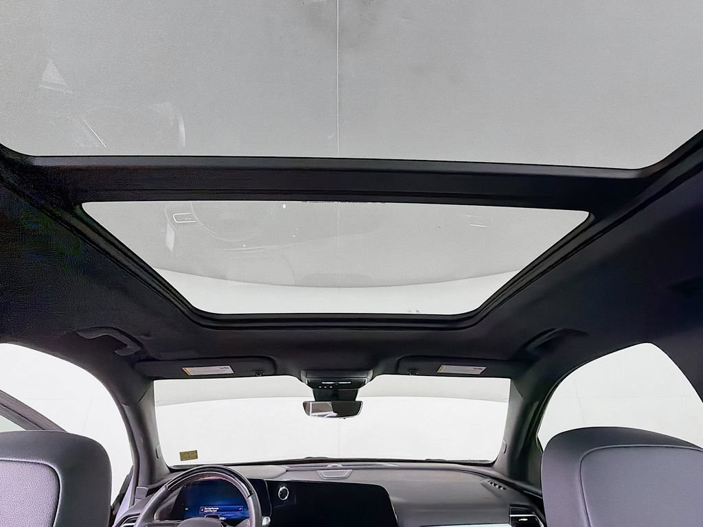 Used 2024 Chevrolet Traverse RS w/ LPO, Floor Liner Package FWD image 15