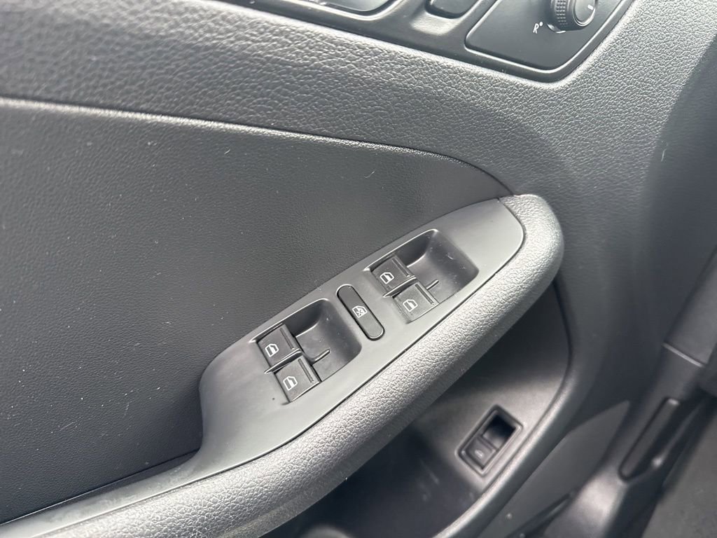 Used 2018 Volkswagen Jetta SE image 24