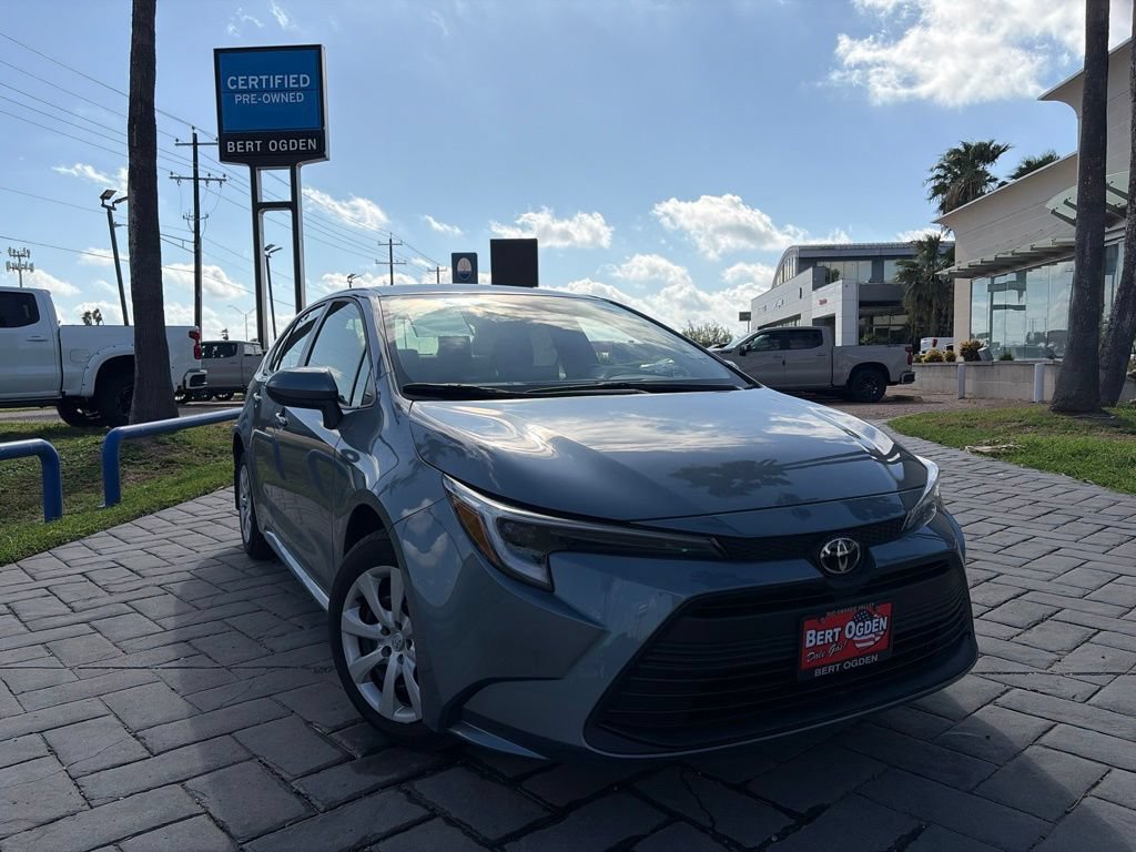 Used 2026 Toyota Corolla LE FWD image 1