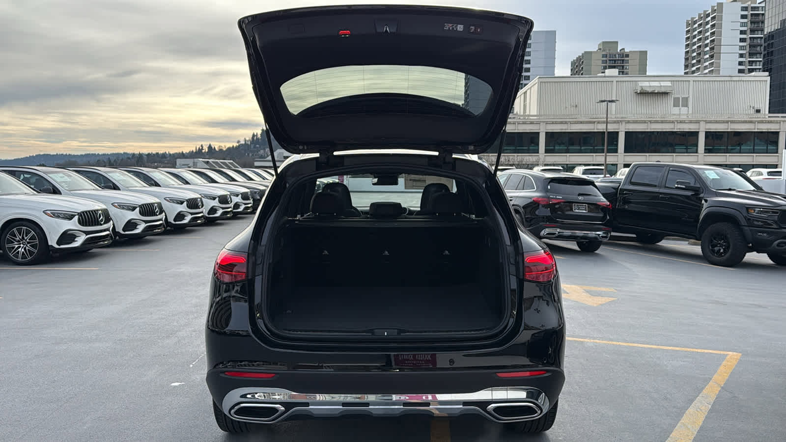 New 2026 Mercedes-Benz GLC 300 4MATIC image 9