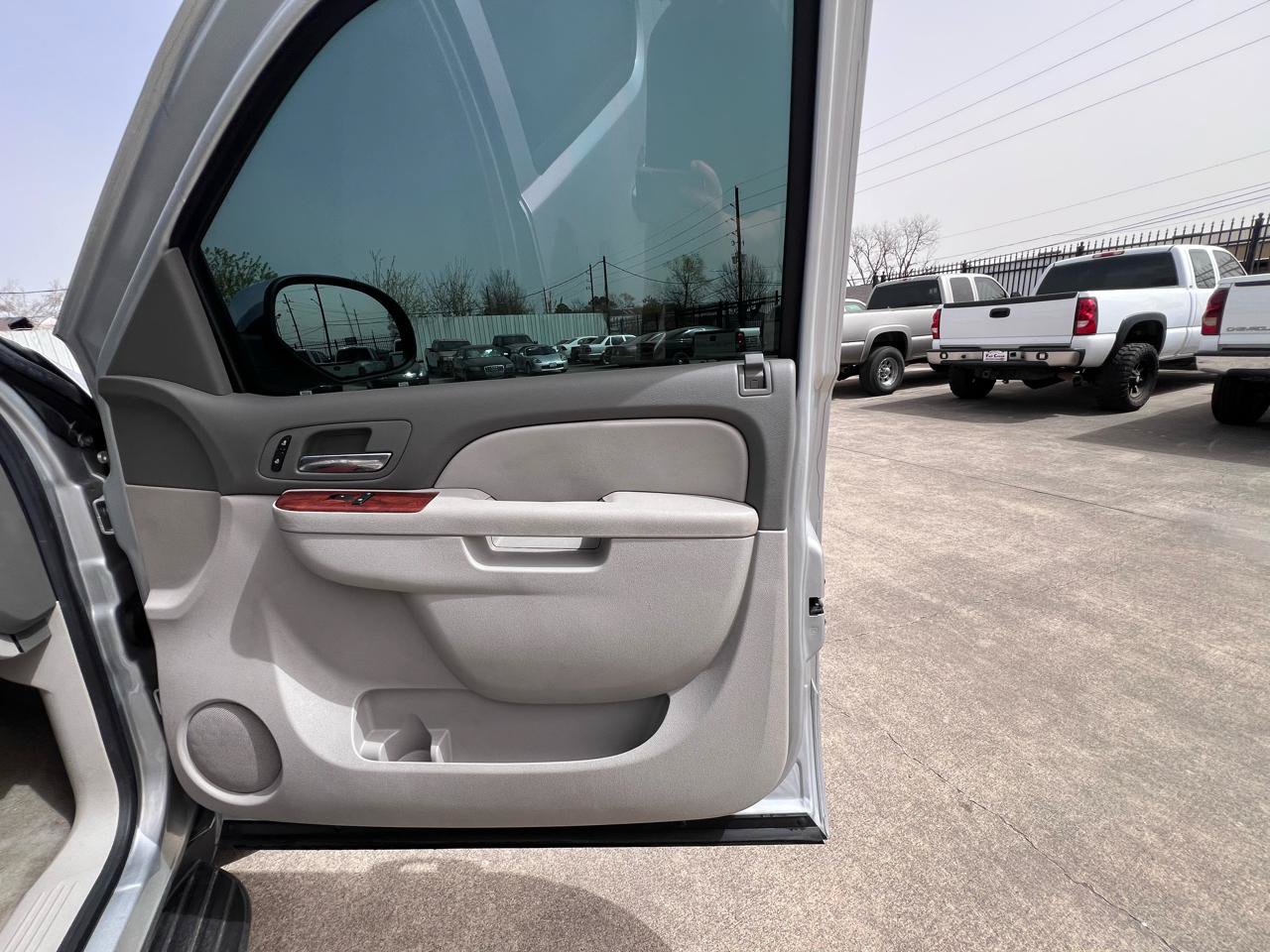 Used 2013 GMC Yukon XL SLT RWD image 38