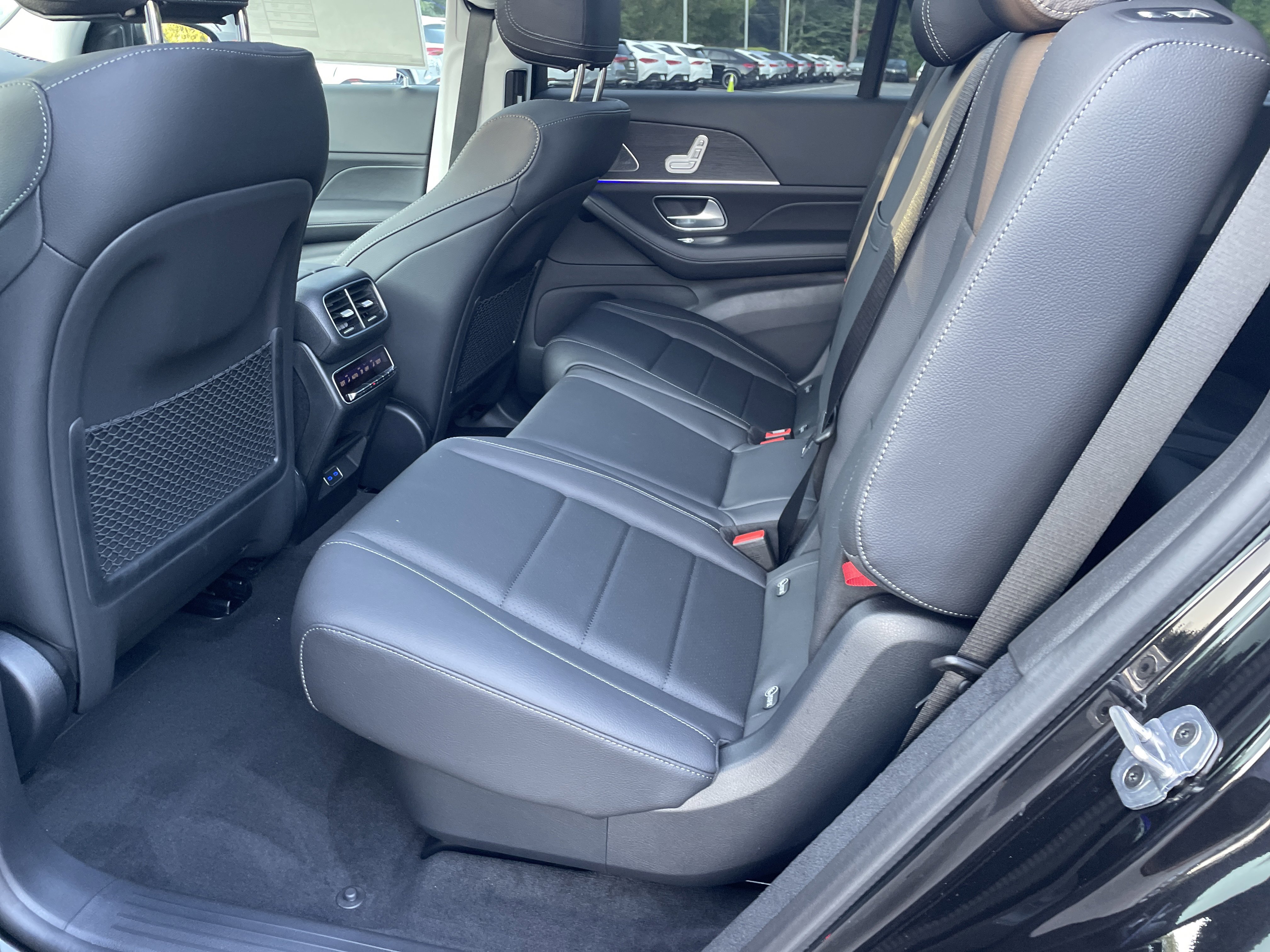 New 2026 Mercedes-Benz GLS 450 4MATIC image 37