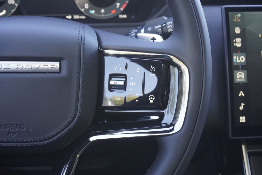 New 2026 Land Rover Range Rover Velar Dynamic SE image 13