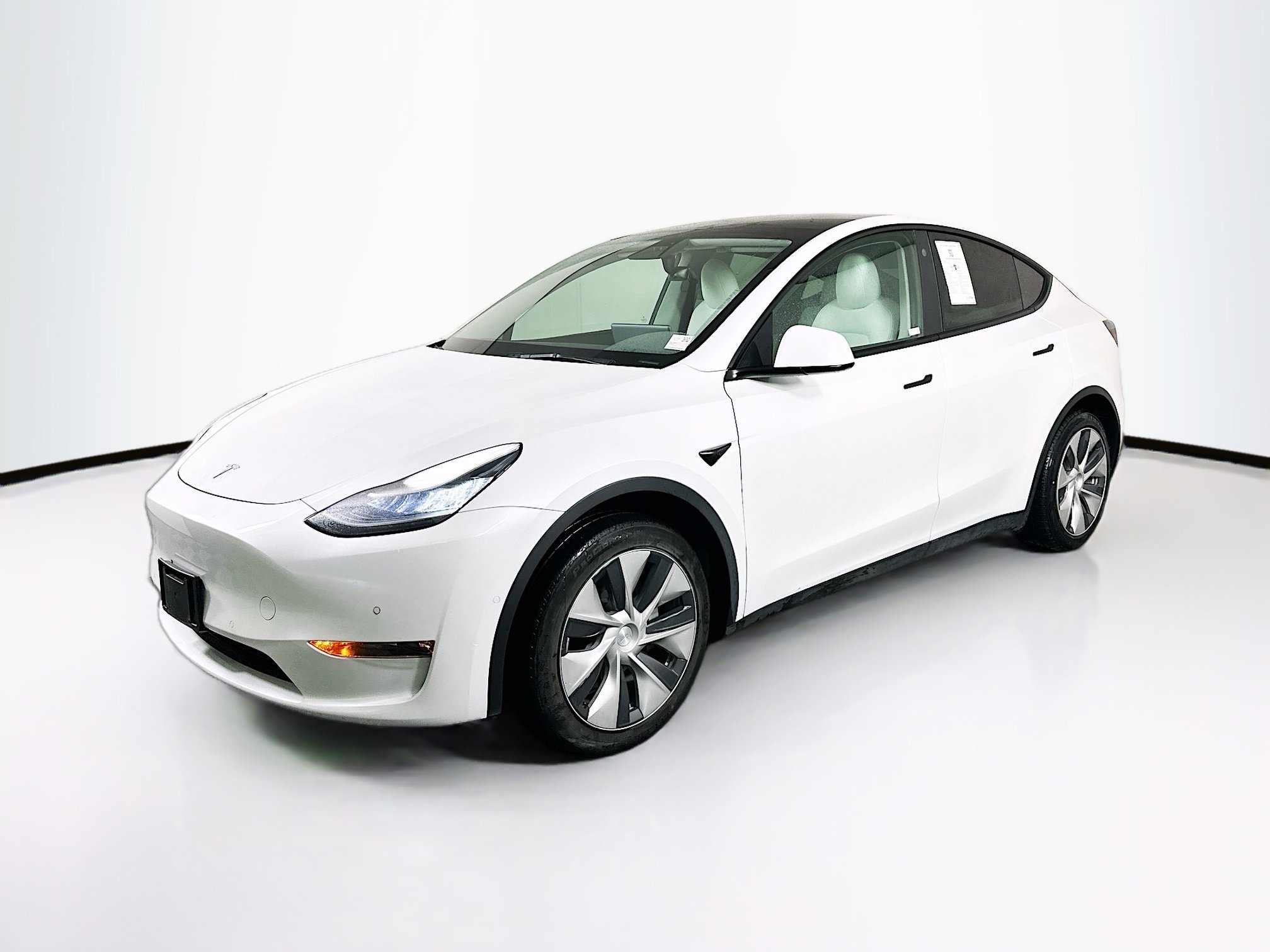Used 2021 Tesla Model Y 2WD image 3