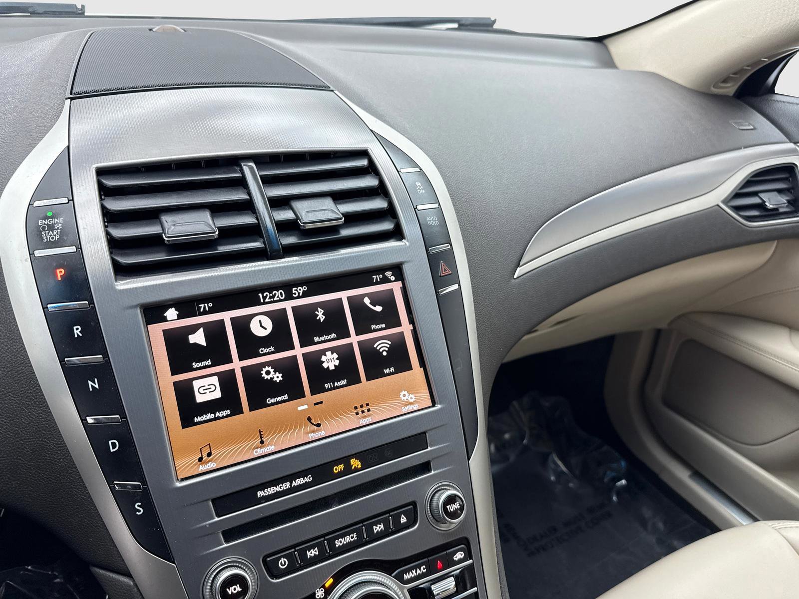 Used 2017 Lincoln MKZ Premiere AWD/4WD image 24