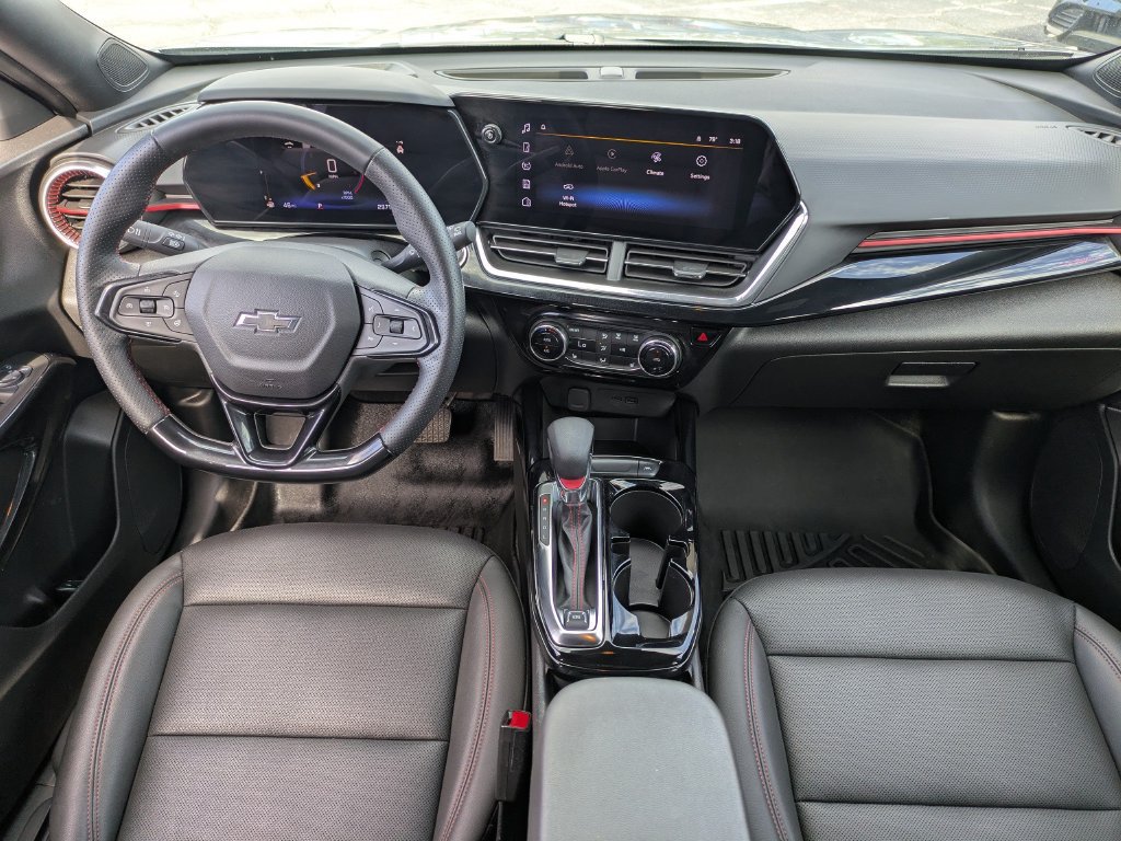 Used 2025 Chevrolet Trax RS w/ Driver Confidence Package FWD image 15