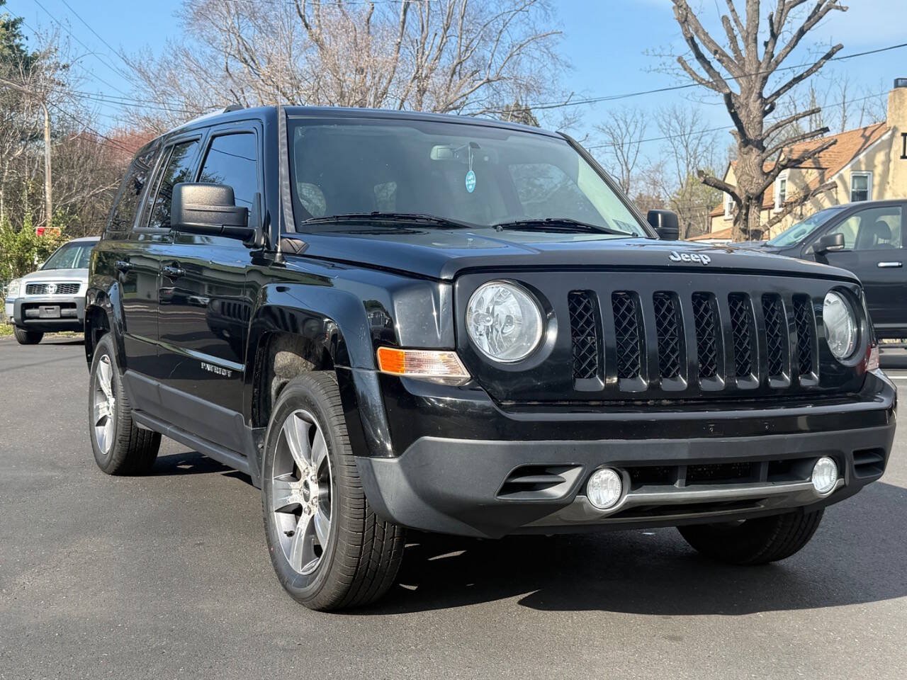 Used 2016 Jeep Patriot High Altitude FWD image 1