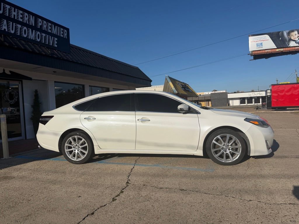 Used 2015 Toyota Avalon Limited image 5