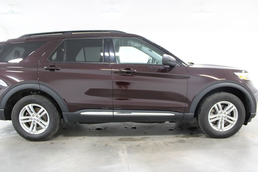Used 2023 Ford Explorer XLT w/ Equipment Group 202A AWD/4WD image 13