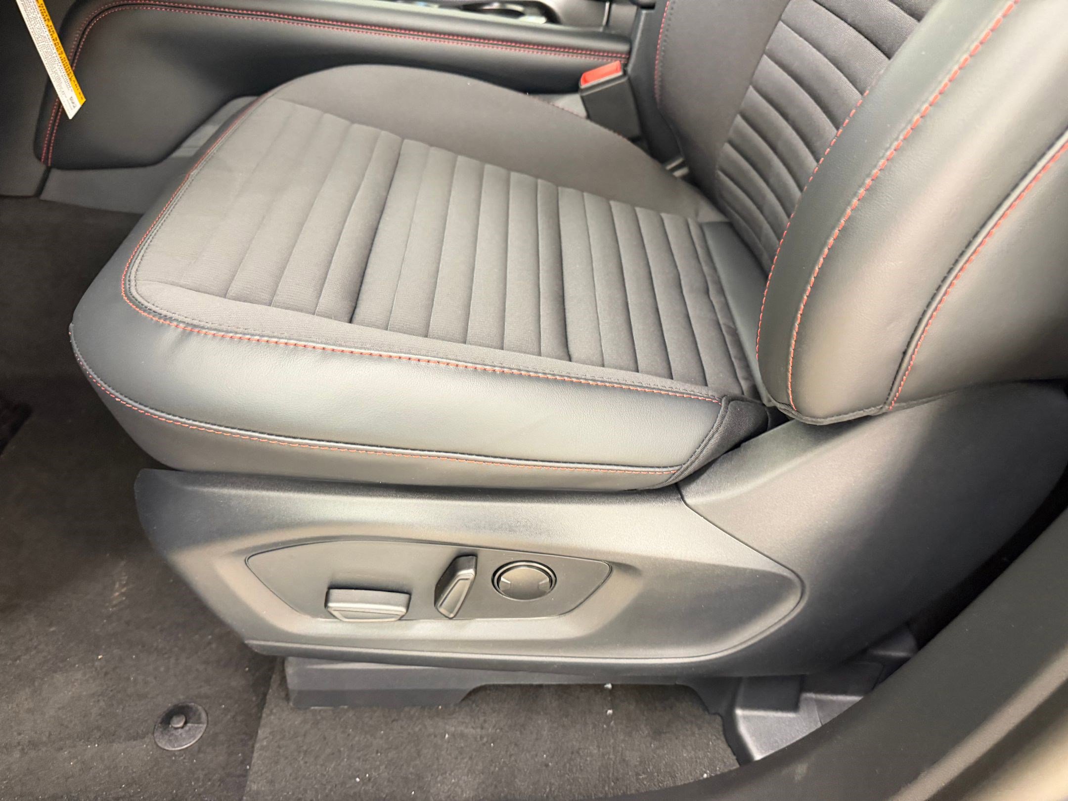 New 2026 Ford Explorer ST-Line w/ ST-Line Street Pack image 13