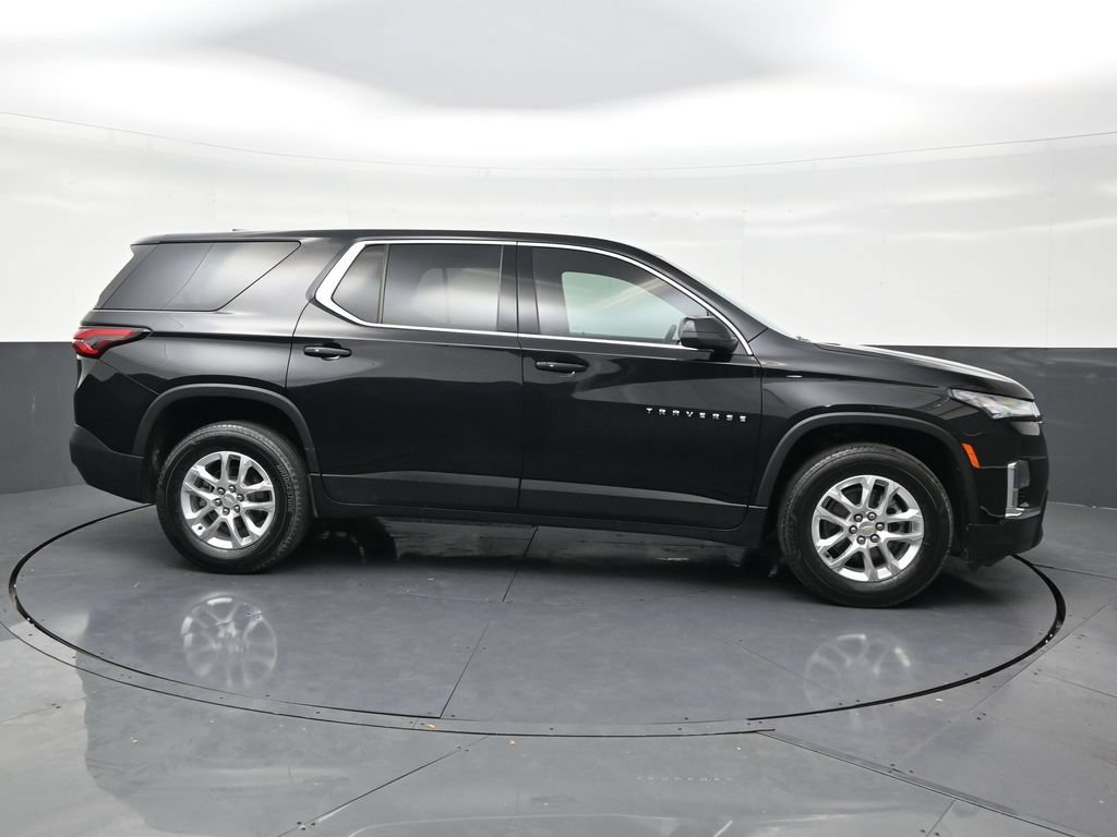 Used 2022 Chevrolet Traverse LS FWD image 6