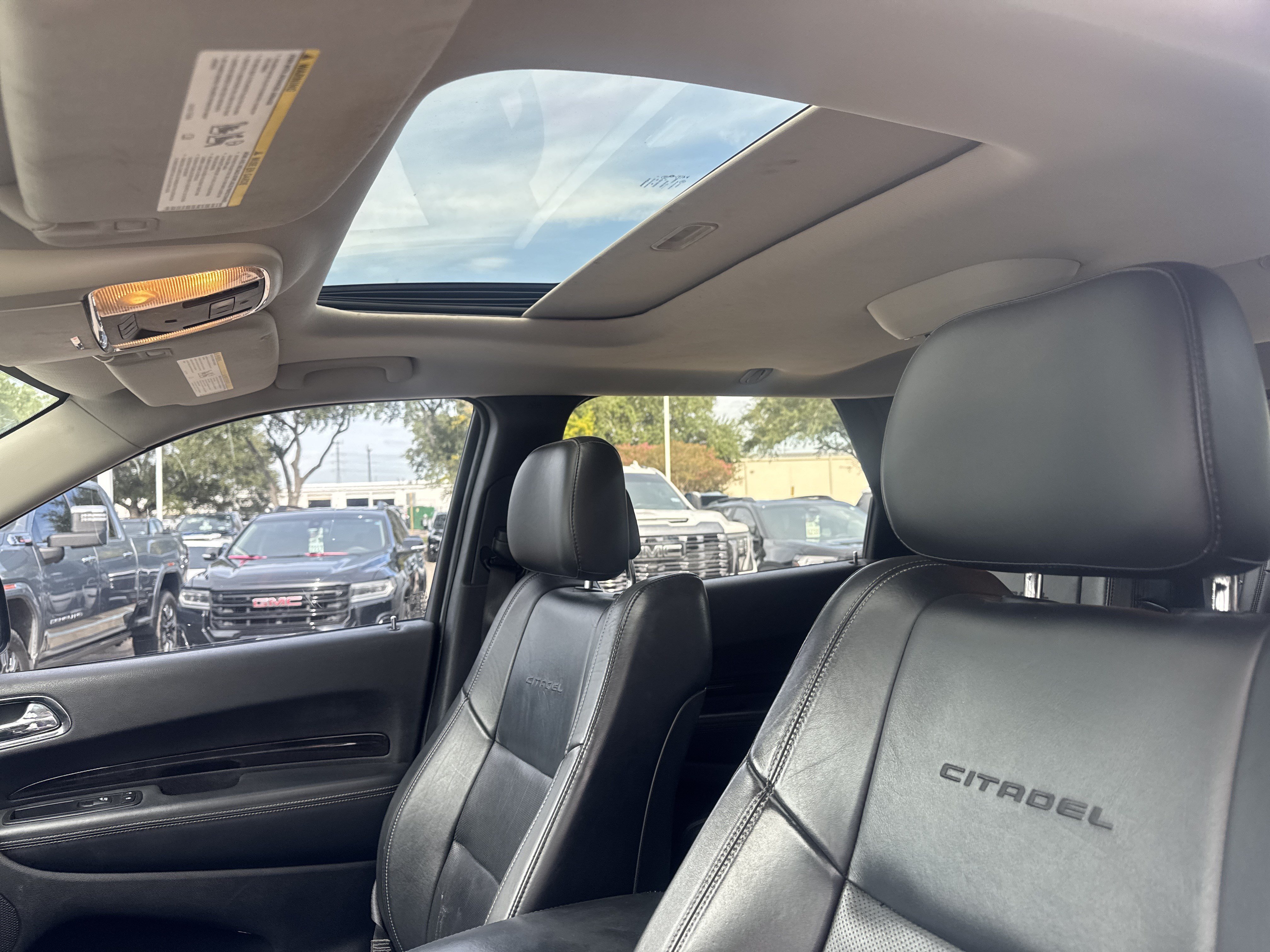 Used 2014 Dodge Durango Citadel w/ Technology Group AWD/4WD image 7