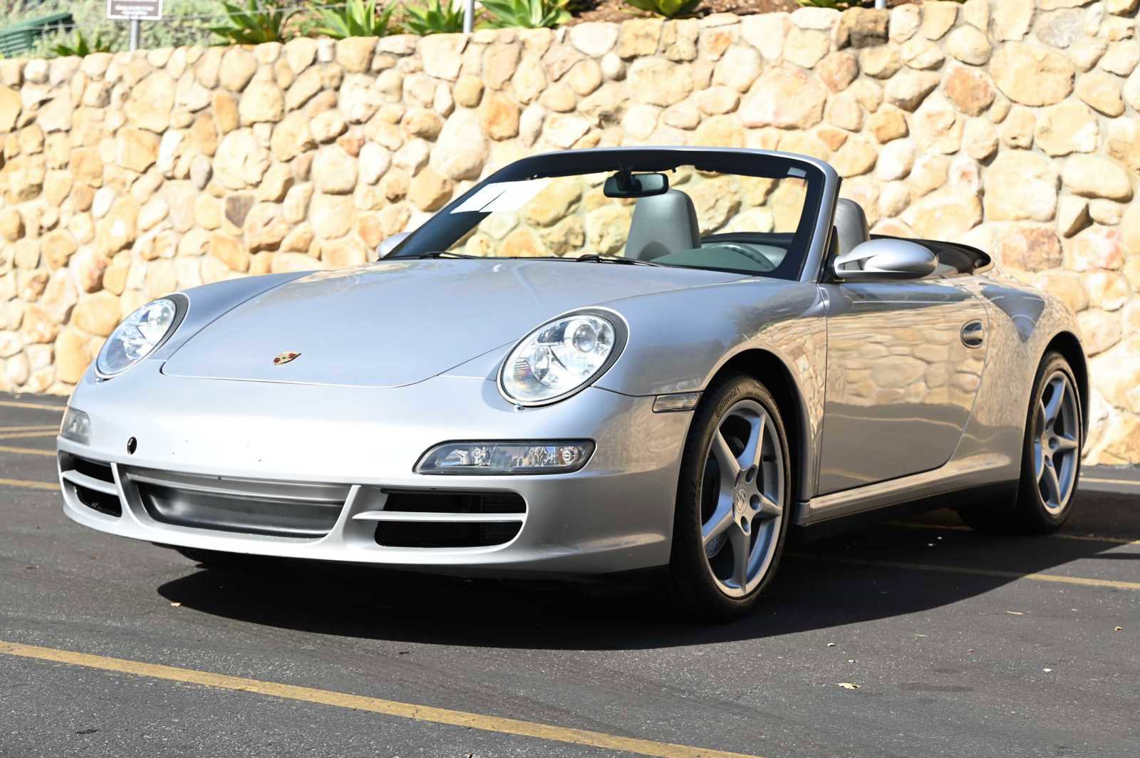 Used 2006 Porsche 911 Carrera 4 image 3