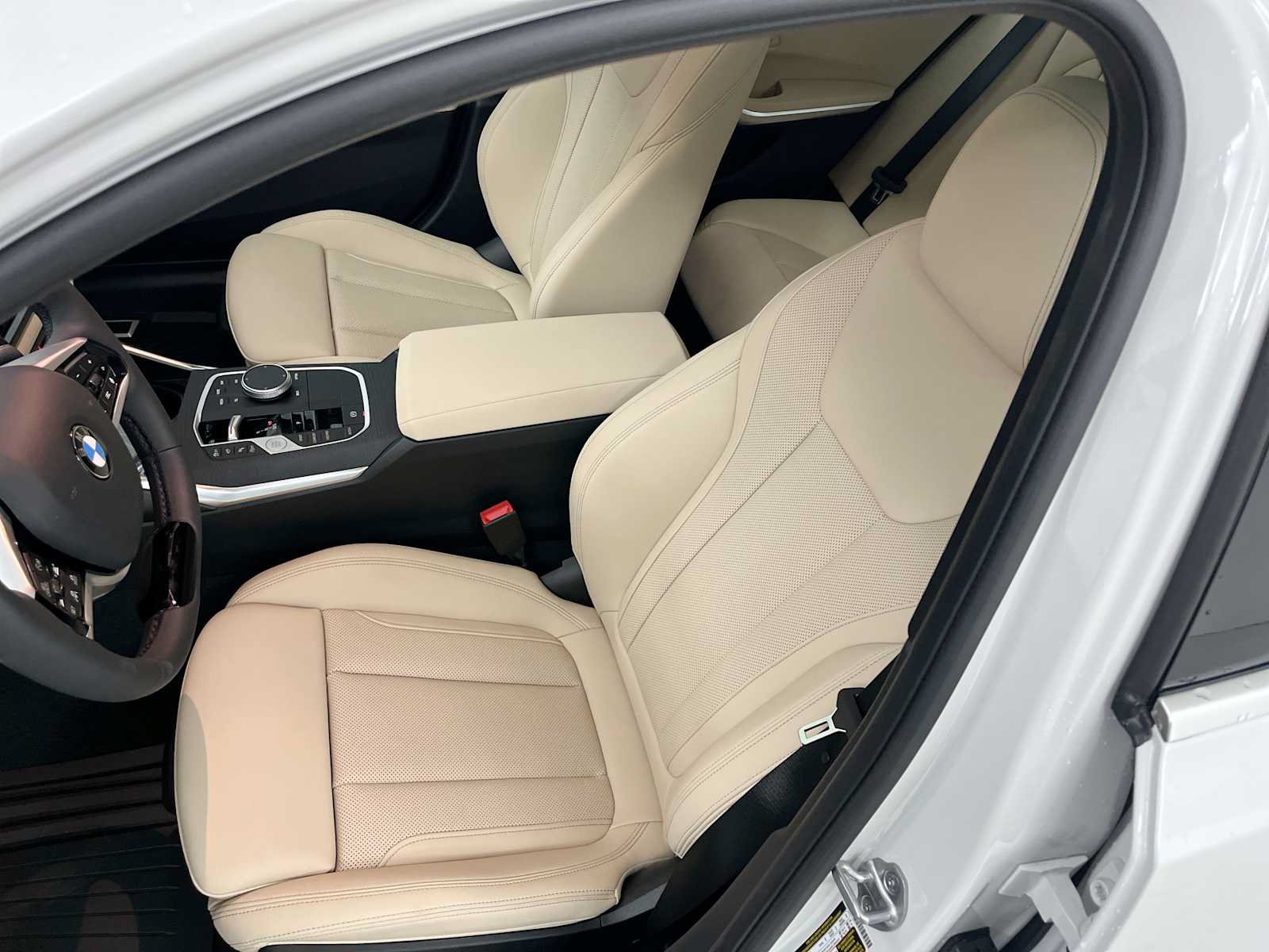 New 2026 BMW 330i xDrive Sedan w/ Premium Package AWD/4WD image 19