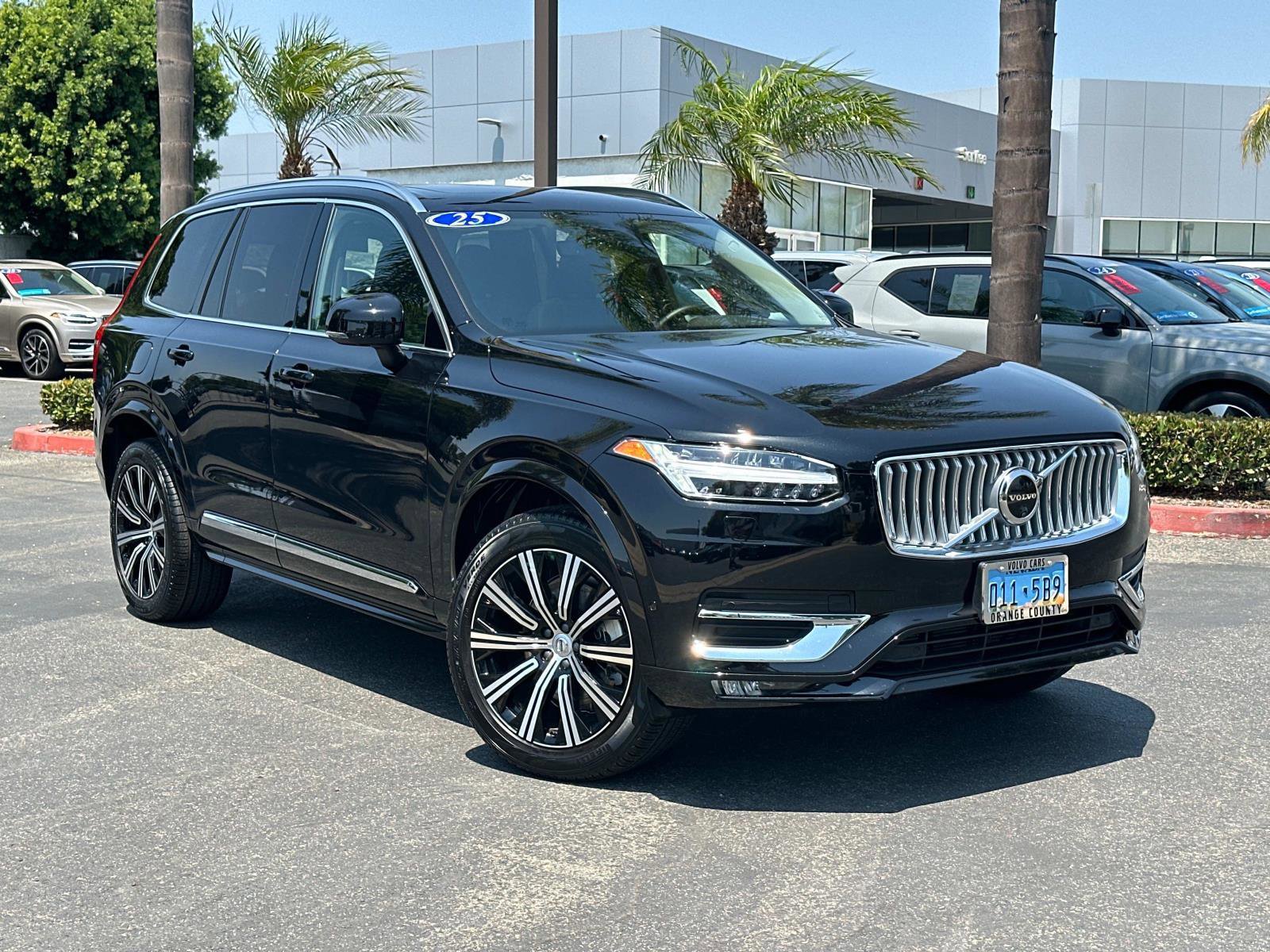 Certified 2025 Volvo XC90 B6 Plus image 1