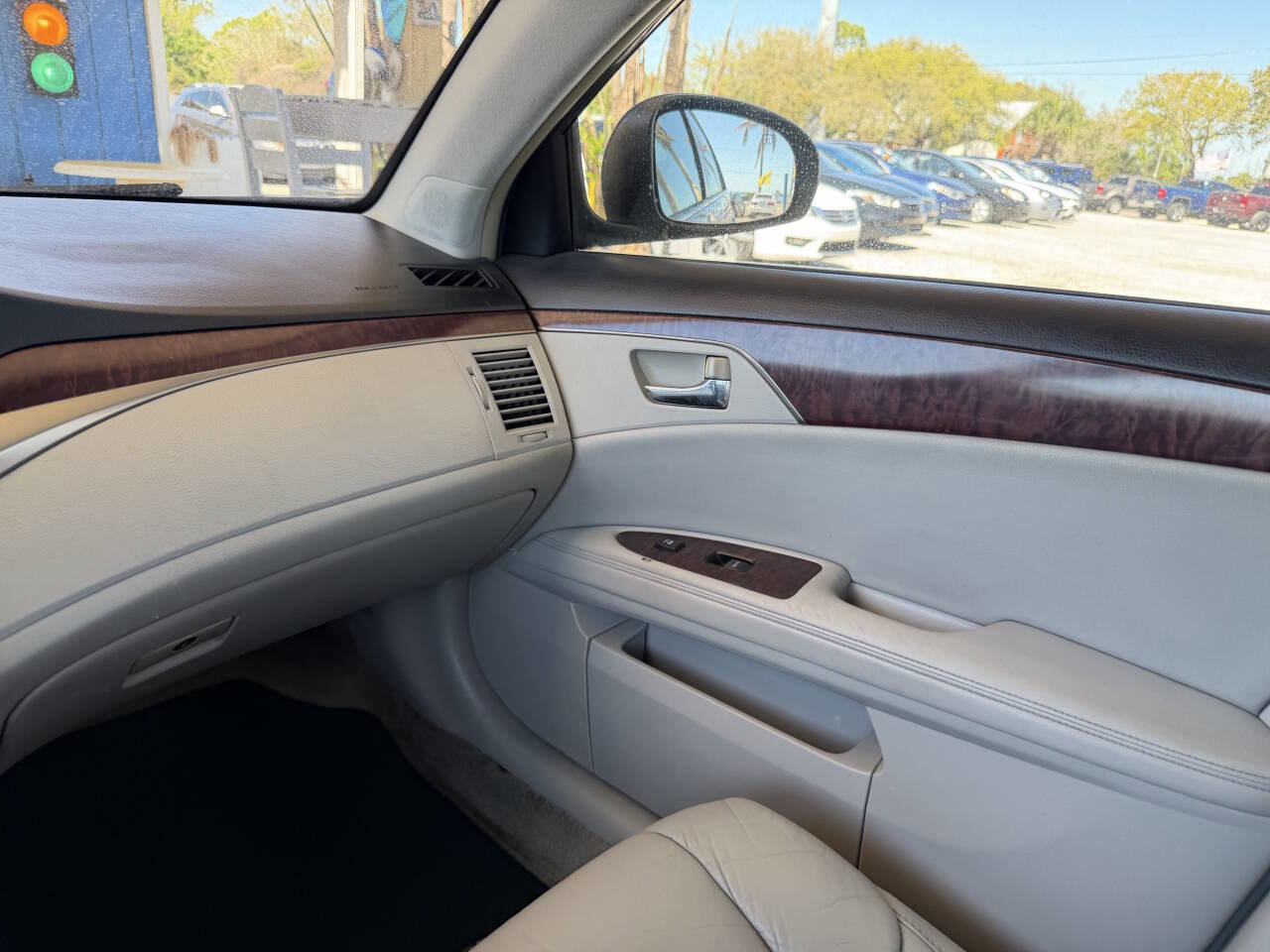 Used 2011 Toyota Avalon Limited FWD image 17