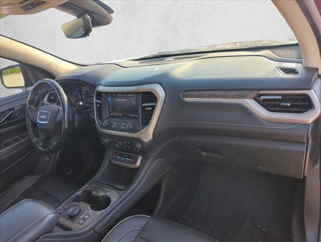 Used 2020 GMC Acadia Denali w/ Technology Package FWD image 17