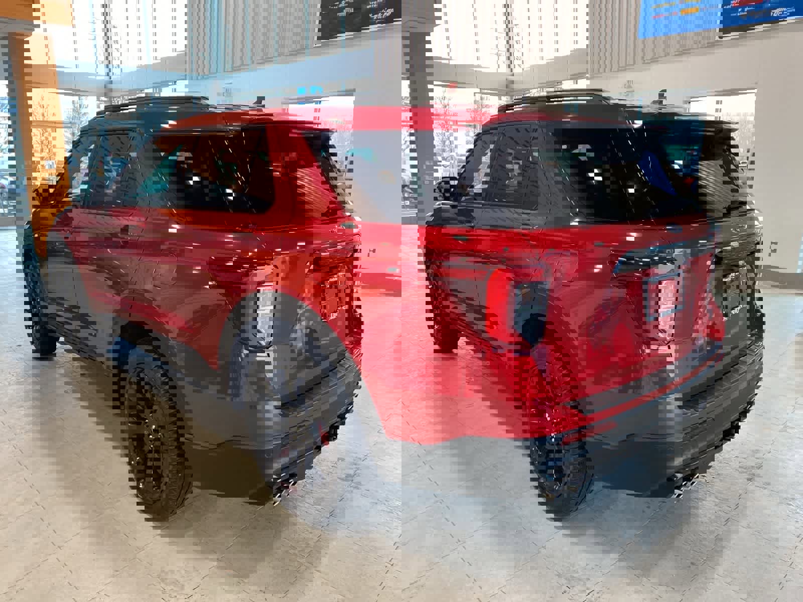 Used 2023 Ford Explorer ST w/ Equipment Group 401A image 3