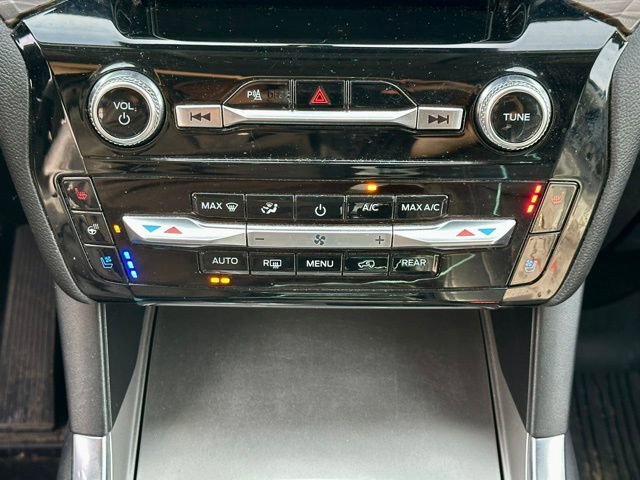 Used 2023 Ford Explorer Limited w/ Limited Technology Package image 30